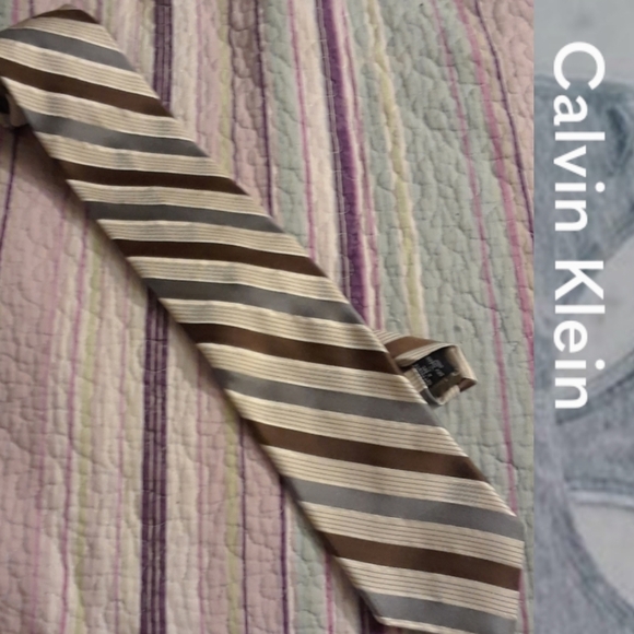 Calvin Klein 100% silk silver and brown tie - Picture 12 of 12